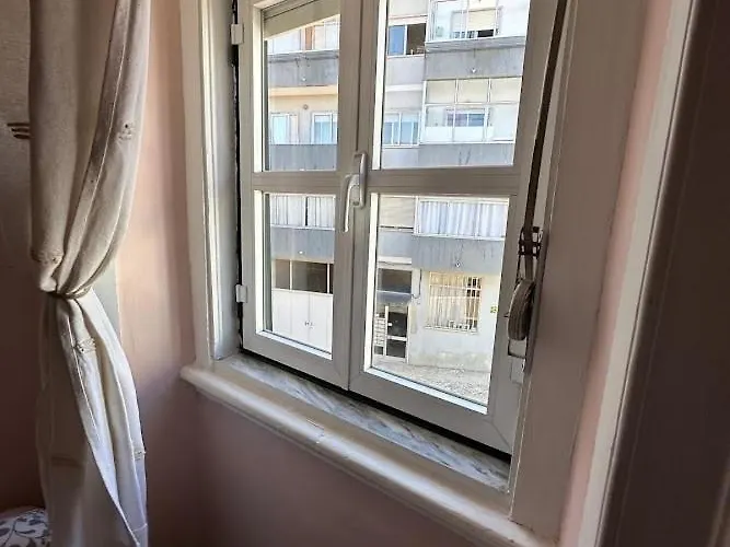 Bright And Comfortable * Lisbon