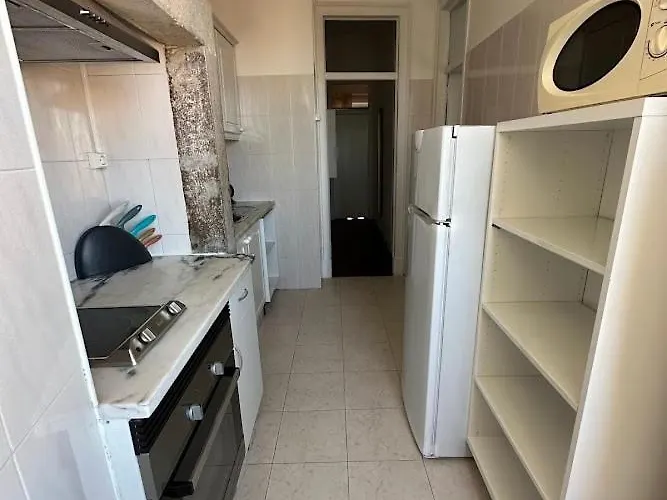 Bright And Comfortable Apartment Lisbon