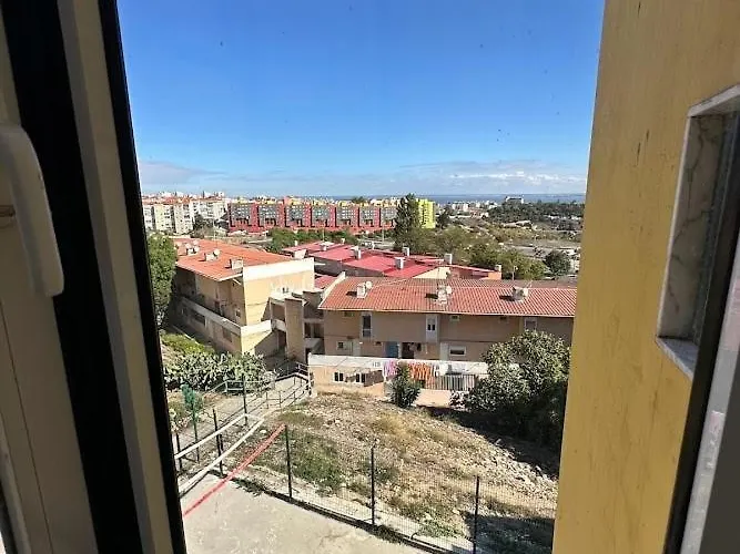 Bright And Comfortable Lisbona